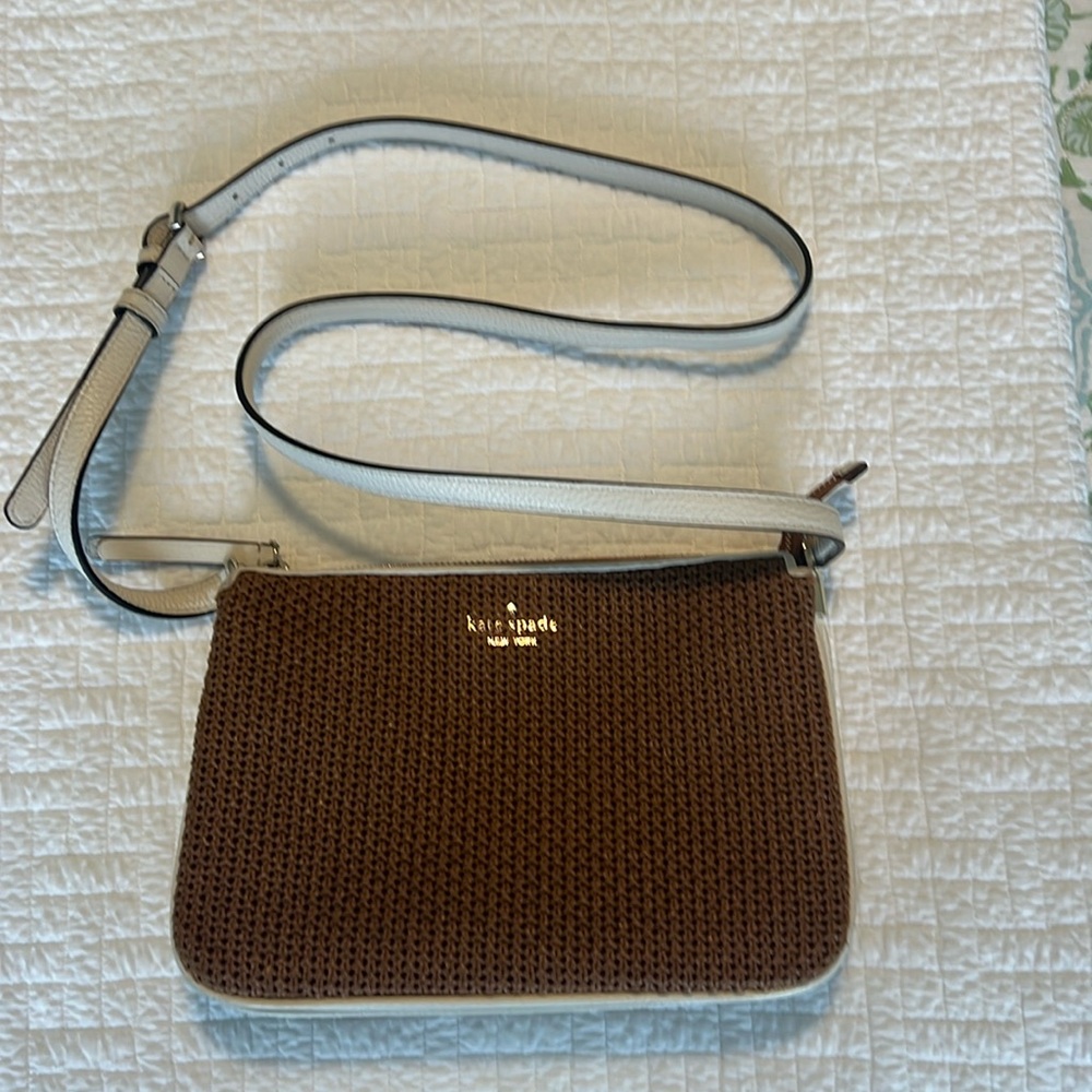 Kate Spade Triplw Gusset Straw Crossbody bag